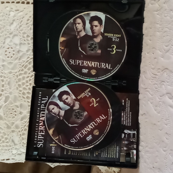 DVD Set Supernatural The Complete 8th Season (Season 8 - 6 Discs) TV Series - Picture 3 of 3